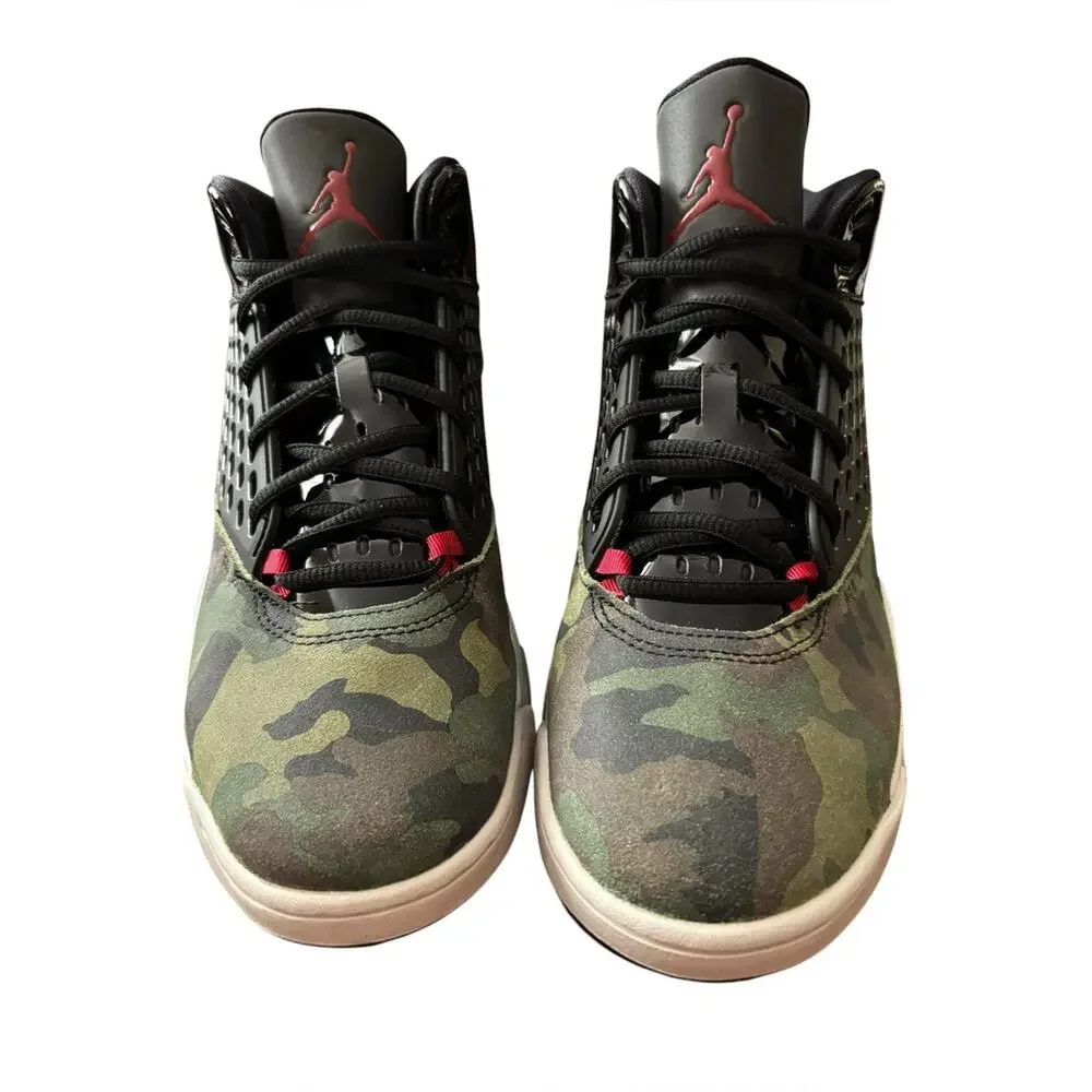 Jordan Men's Camo Maxin 200 in Multiple Sizes.